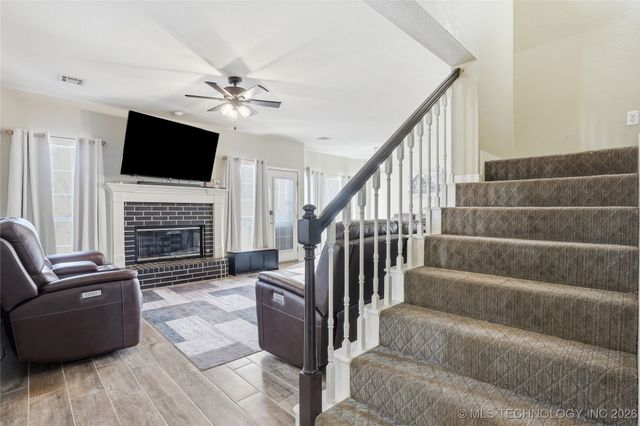 1761 Holly Avenue, Sand Springs, OK 74063