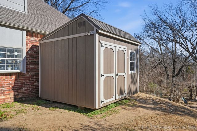 1761 Holly Avenue, Sand Springs, OK 74063