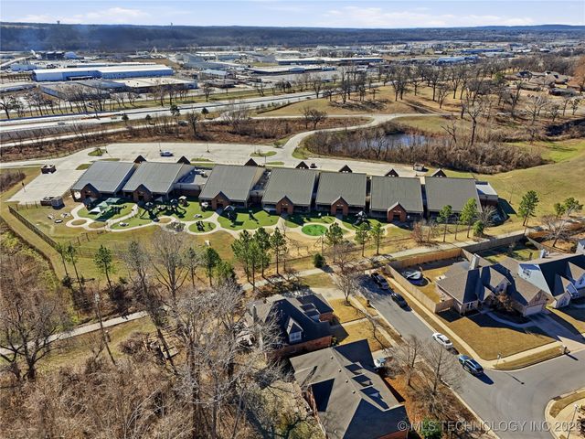 1761 Holly Avenue, Sand Springs, OK 74063