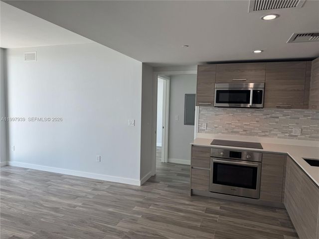 1300 S Miami Ave 4007, Miami, FL 33130