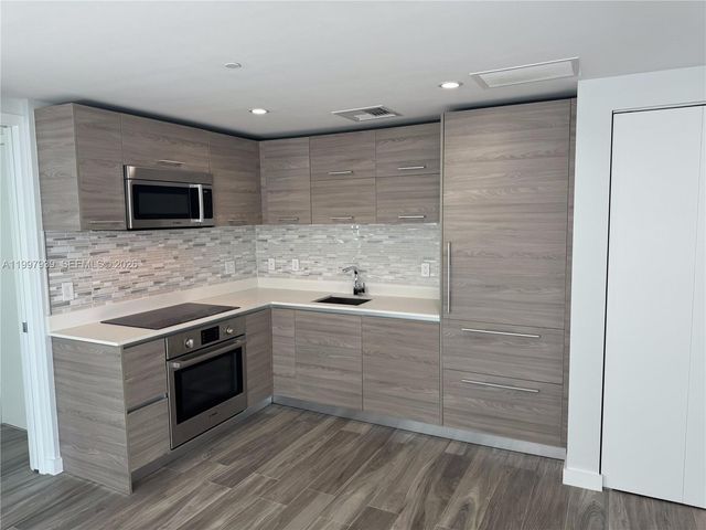 1300 S Miami Ave 4007, Miami, FL 33130