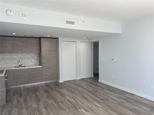 1300 S Miami Ave 4007, Miami, FL 33130