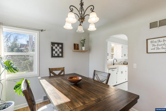 1895 20th St NE, Salem, OR 97301