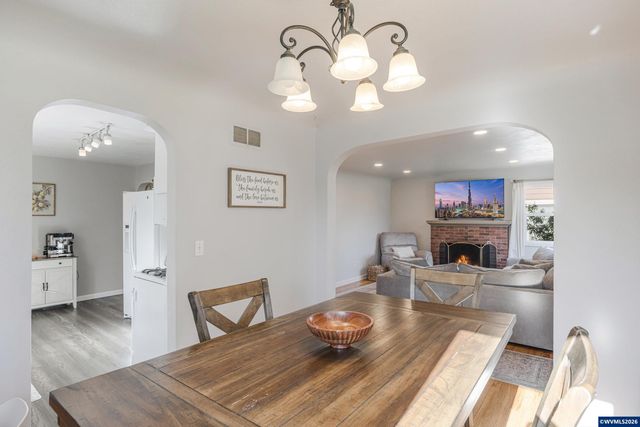 1895 20th St NE, Salem, OR 97301