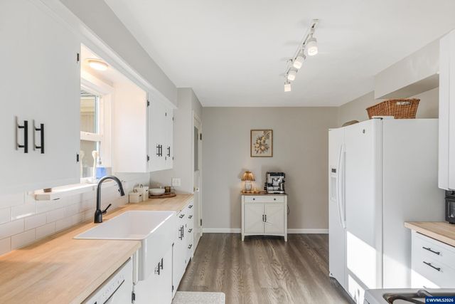 1895 20th St NE, Salem, OR 97301