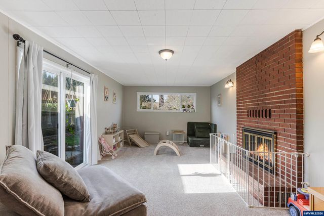 1895 20th St NE, Salem, OR 97301