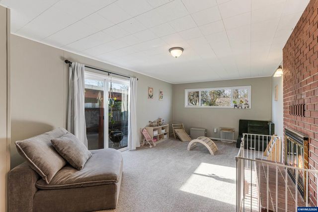 1895 20th St NE, Salem, OR 97301