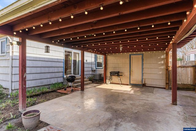 1895 20th St NE, Salem, OR 97301