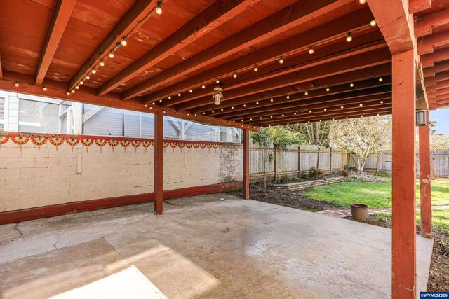 1895 20th St NE, Salem, OR 97301