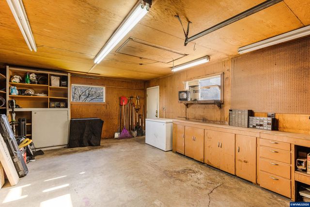 1895 20th St NE, Salem, OR 97301