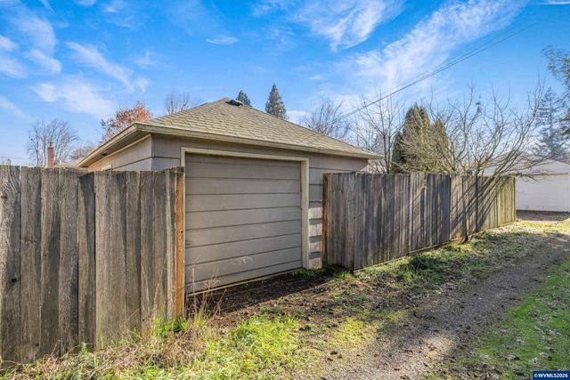 1895 20th St NE, Salem, OR 97301