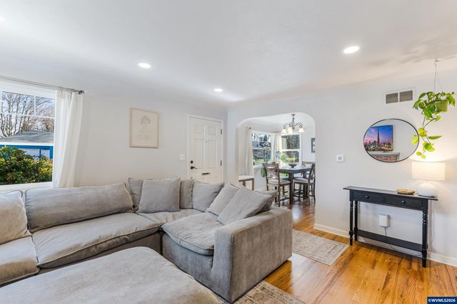 1895 20th St NE, Salem, OR 97301