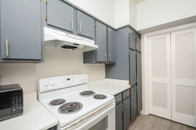 9809 Richmond Avenue H10, Houston, TX 77042