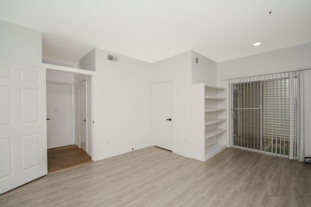 9809 Richmond Avenue H10, Houston, TX 77042
