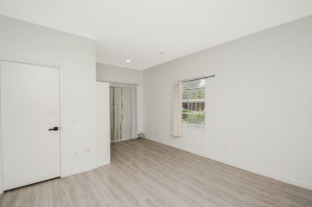 9809 Richmond Avenue H10, Houston, TX 77042