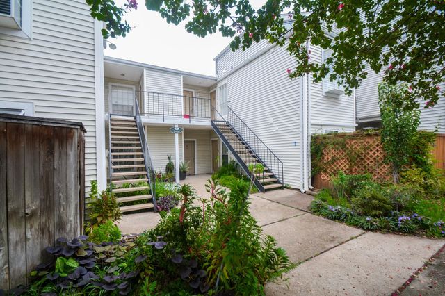 9809 Richmond Avenue H10, Houston, TX 77042