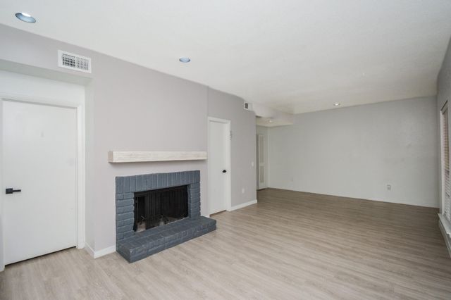 9809 Richmond Avenue H10, Houston, TX 77042