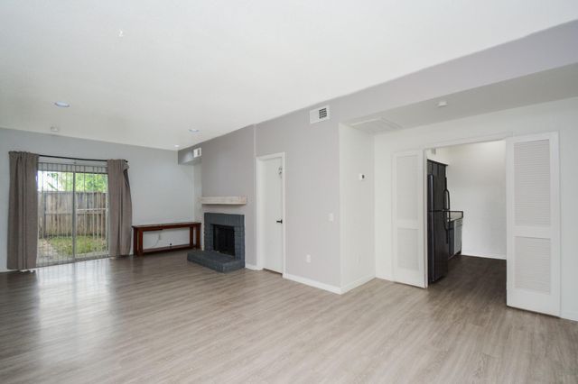 9809 Richmond Avenue H10, Houston, TX 77042