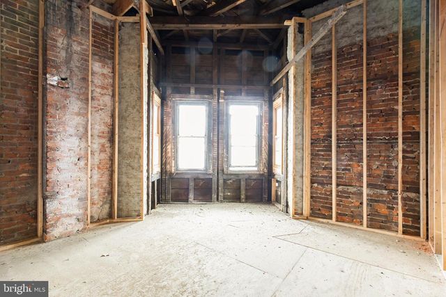 2068 W GLENWOOD AVE, Philadelphia, PA 19132