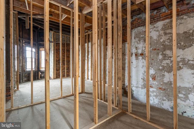 2068 W GLENWOOD AVE, Philadelphia, PA 19132