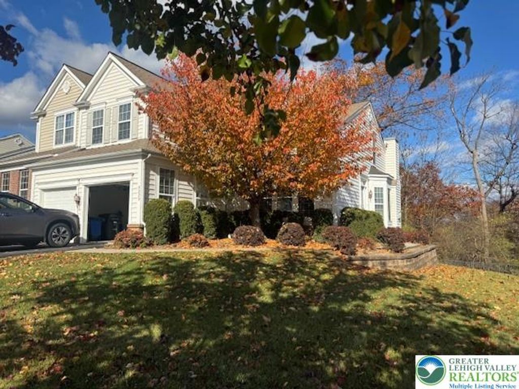 5229 High Vista Drive, South Whitehall Twp, PA 18069