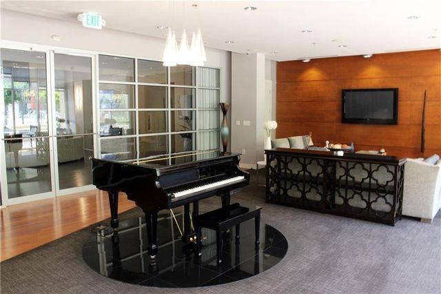 711 Cosmopolitan Drive NE 223, Atlanta, GA 30324