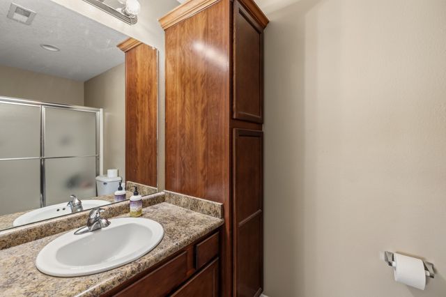 2770 NW 154th Court, Clive, IA 50325