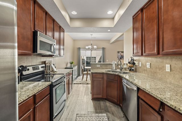 2770 NW 154th Court, Clive, IA 50325