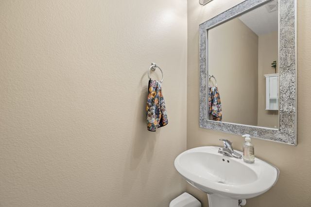 2770 NW 154th Court, Clive, IA 50325