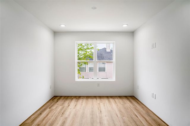 15000 S Richmond Street 3, Houston, TX 77082