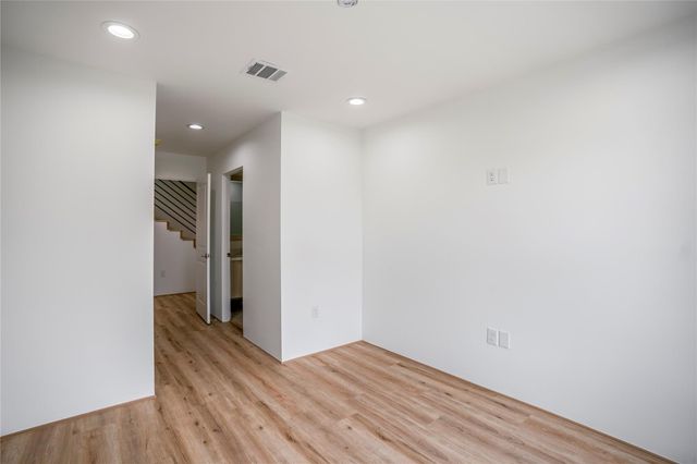 15000 S Richmond Street 3, Houston, TX 77082