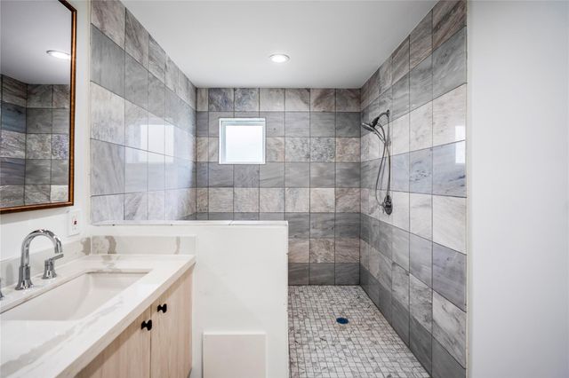 15000 S Richmond Street 3, Houston, TX 77082