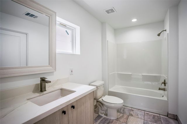 15000 S Richmond Street 3, Houston, TX 77082