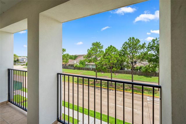 15000 S Richmond Street 3, Houston, TX 77082