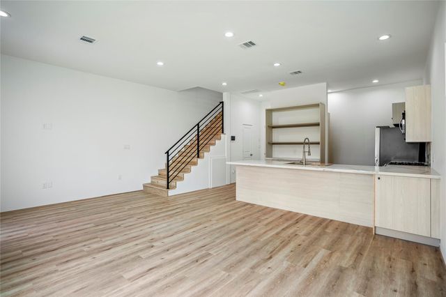 15000 S Richmond Street 3, Houston, TX 77082