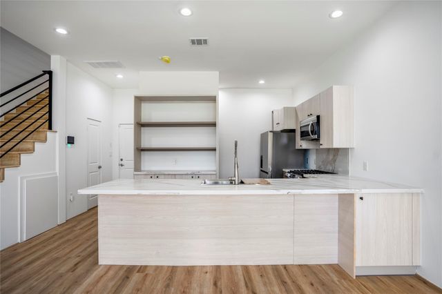 15000 S Richmond Street 3, Houston, TX 77082