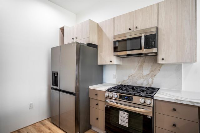 15000 S Richmond Street 3, Houston, TX 77082