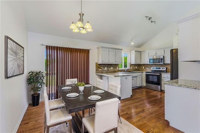 622 Johnston Parkway, Raymore, MO 64083
