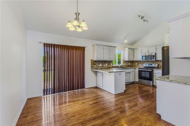 622 Johnston Parkway, Raymore, MO 64083