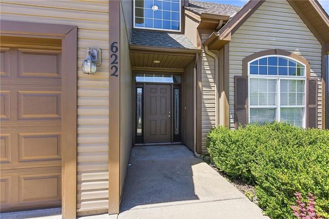 622 Johnston Parkway, Raymore, MO 64083
