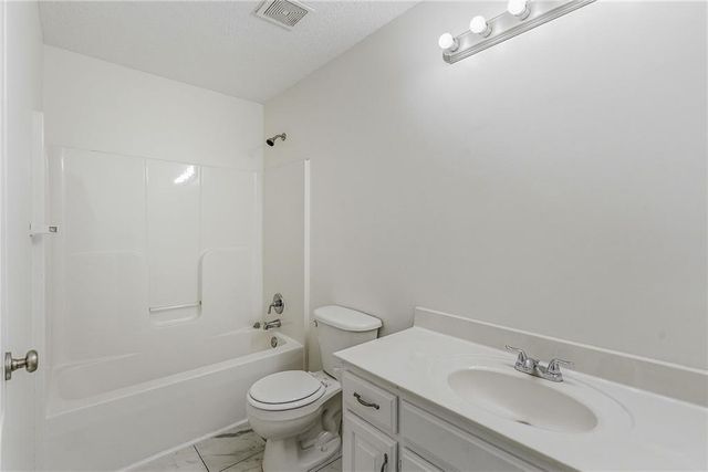 622 Johnston Parkway, Raymore, MO 64083