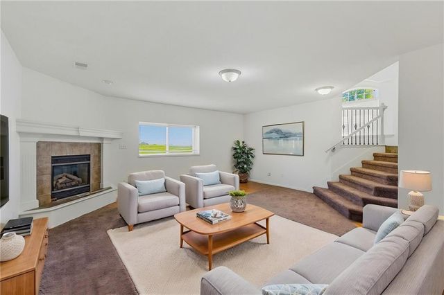 622 Johnston Parkway, Raymore, MO 64083