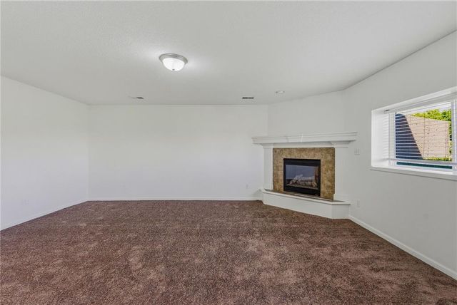 622 Johnston Parkway, Raymore, MO 64083