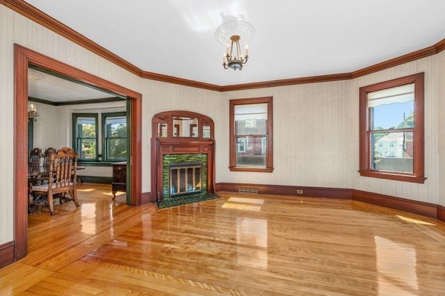 14 Lafayette St, Waltham, MA 02453