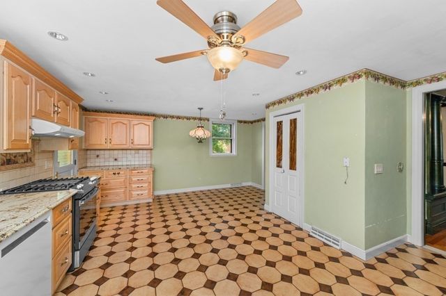 14 Lafayette St, Waltham, MA 02453