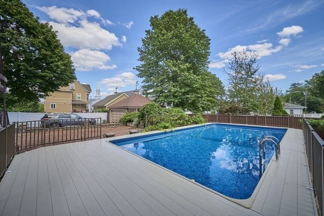 14 Lafayette St, Waltham, MA 02453