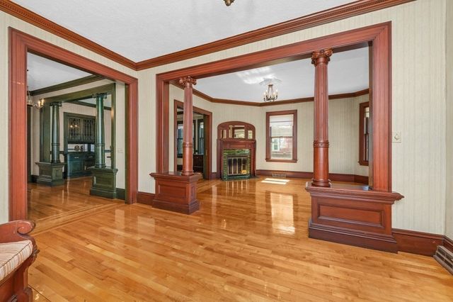 14 Lafayette St, Waltham, MA 02453