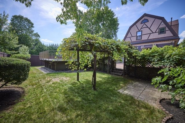 14 Lafayette St, Waltham, MA 02453