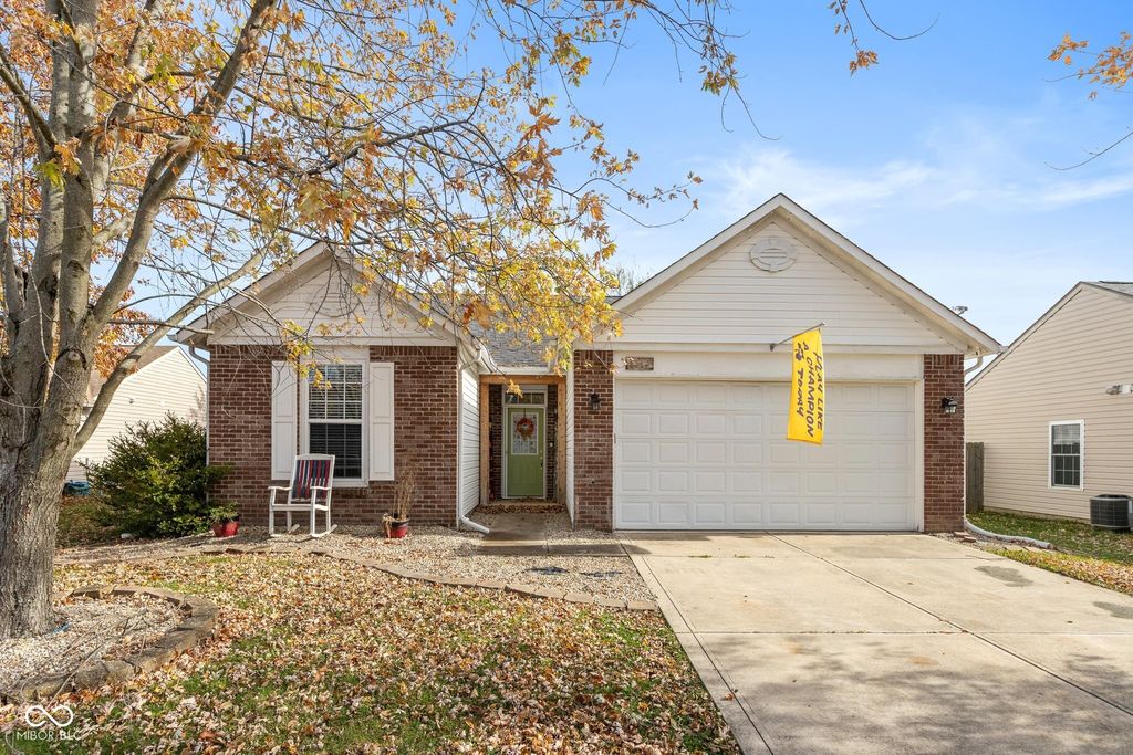 1119 Chateaugay Court, New Whiteland, IN 46184