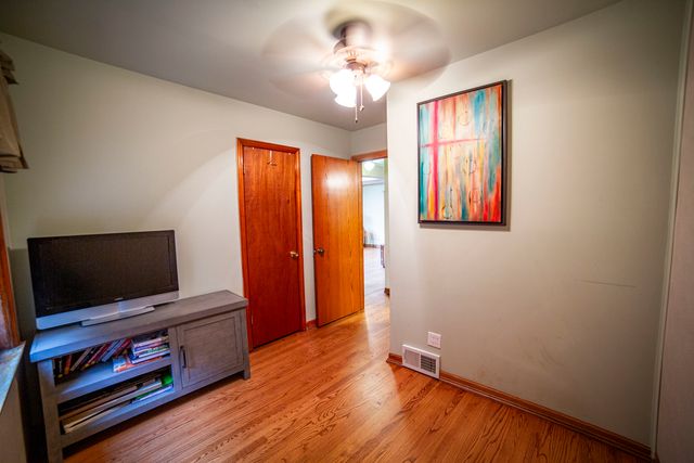 10804 S Ridgeway Avenue, Chicago, IL 60655